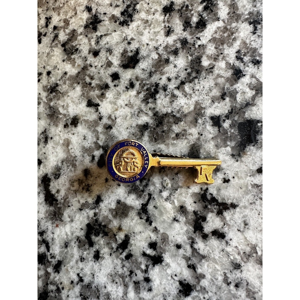 Vintage City of Fort Valley Georgia Key Tie Clip Gold Tone Blue Enamel Souvenir